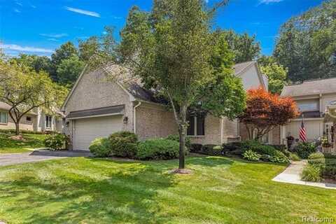 135 Hampton Court, Northville, MI 48168