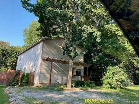 8548 Country Club Drive, Pinckney, MI 48169