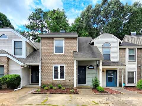 744 S Lake Circle, Chesapeake, VA 23322