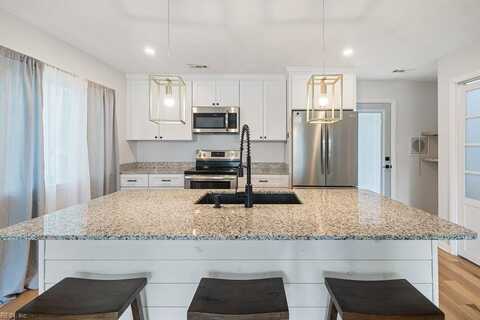 5 Kingslee Lane, Hampton, VA 23669