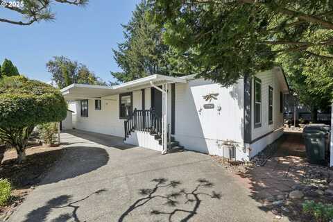 8434 SE HERITAGE CT, Clackamas, OR 97015