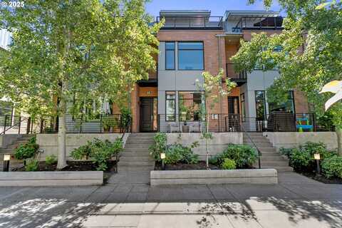 1688 NW Riverscape ST, Portland, OR 97209