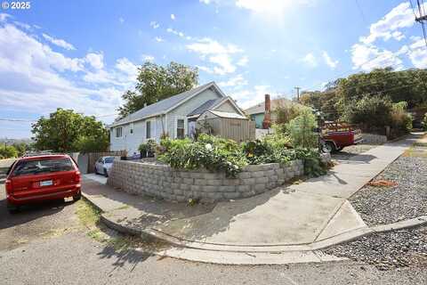 812 E 15TH ST, The Dalles, OR 97058