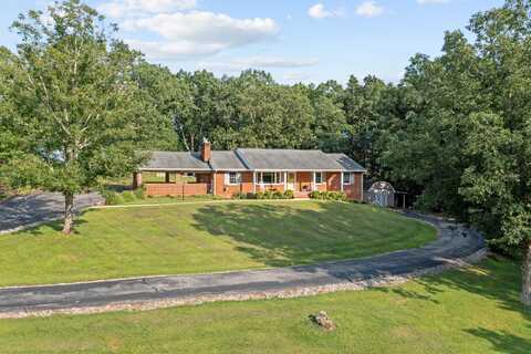 1249 W Wind RD, Fincastle, VA 24090