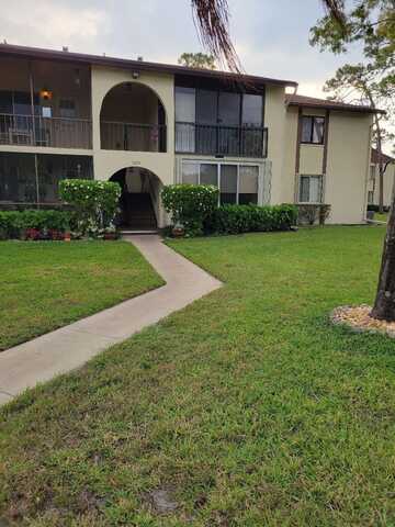 320 Knotty Pine Circle, Greenacres, FL 33463