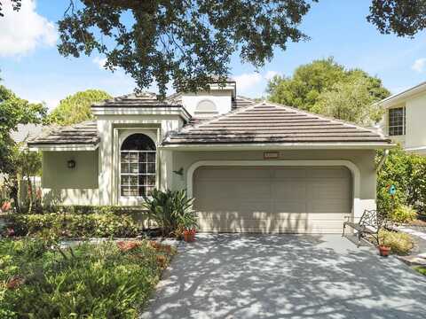6861 Briarlake Circle, Palm Beach Gardens, FL 33418