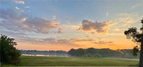 1304 W Medicine Lake Drive, Plymouth, MN 55441