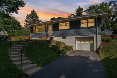 463 Eldridge Avenue W, Roseville, MN 55113