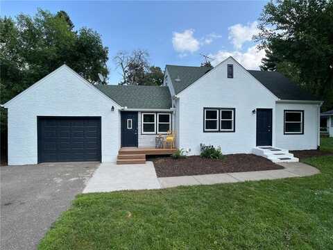 2228 Hendry Place N, Maplewood, MN 55117