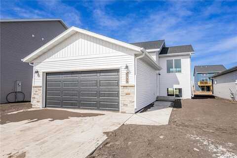 6756 66th Avenue S, Horace, ND 58047