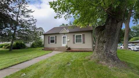 525 15th Street SW, Willmar, MN 56201