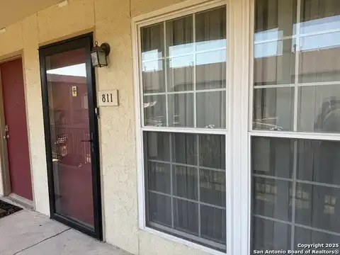 8702 Village, San Antonio, TX 78217
