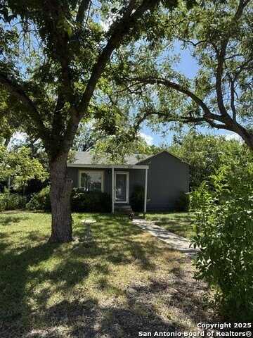 517 N Heideke, Seguin, TX 78155
