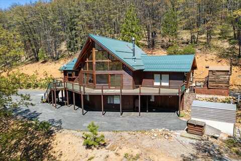 8705 Aspen Dr, Weed, CA 96094
