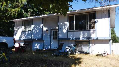 714 N Arnim Ave, Deer Park, WA 99006