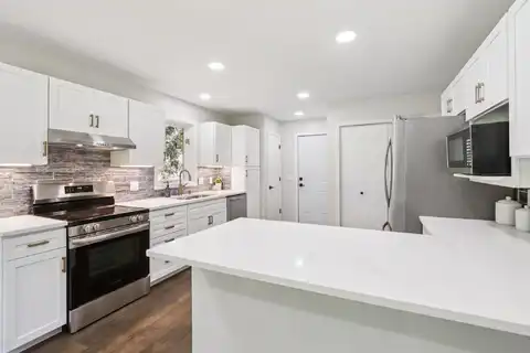 616 S 1ST Street, Mount Horeb, WI 53572
