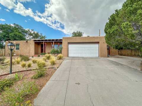 132 La PLacita Circle, Santa Fe, NM 87505