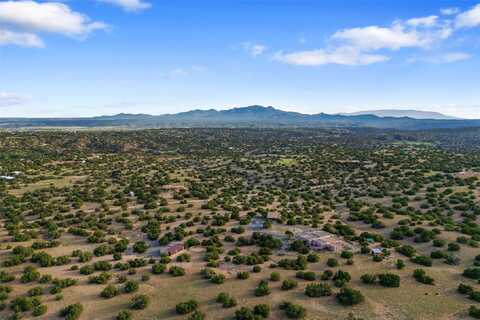 27 San Marcos W, Santa Fe, NM 87508