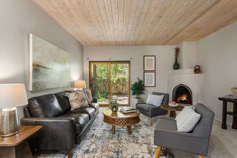 2812 Plaza Amarilla, Santa Fe, NM 87507