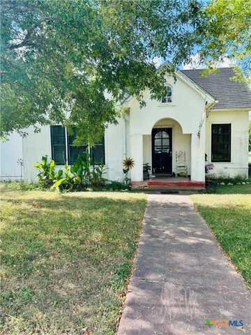 540 W 5th Street, Yorktown, TX 78164