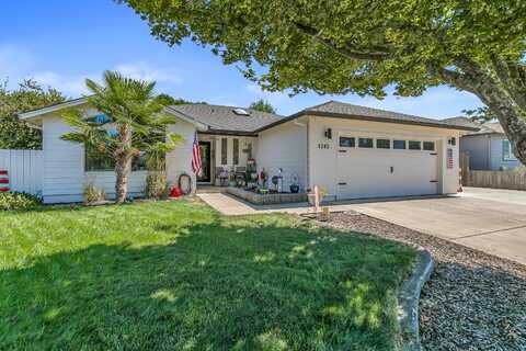 1242 Greentree Way, Central Point, OR 97502