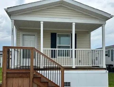 1811 Carmel, Monroe, MI 48161