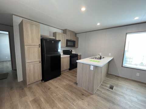 40010 N Tothill Cir, Sterling Heights, MI 48310