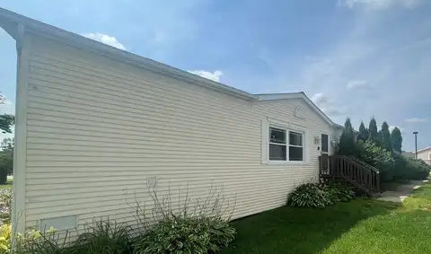 15 RIDGEWAY CIRCLE, Saline, MI 48176