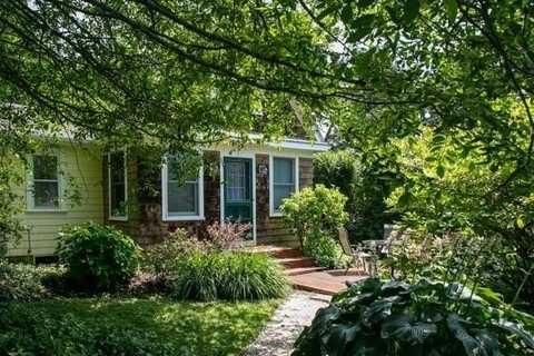 25 Warren Avenue, Middletown, RI 02842