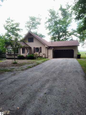 541 Rainbow, East Tawas, MI 48730