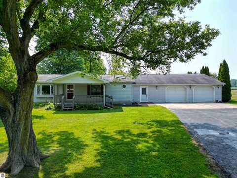 5702 S Shepherd Road, Shepherd, MI 48883