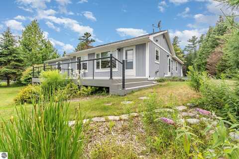 1220 N Lake Huron Shore Drive, Harrisville, MI 48740