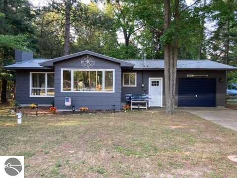 8959 South Street, Saint Helen, MI 48656