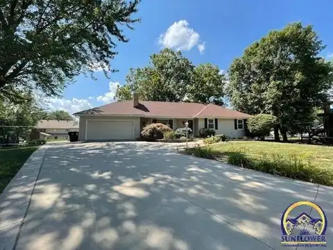 3411 SE Arbor CT, Topeka, KS 66605