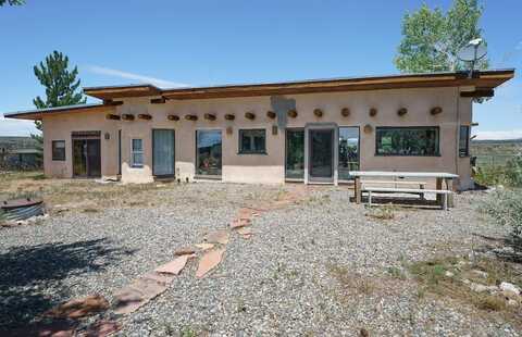 84 Calle Conejo Rd, El Prado, NM 87513