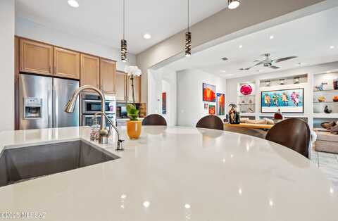 13945 N Bright Angel Trail, Marana, AZ 85658
