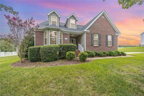 319 Ironwood Drive, Thomasville, NC 27360