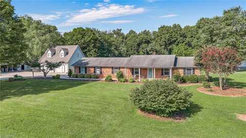 179 Pondview Drive, Wilkesboro, NC 28697