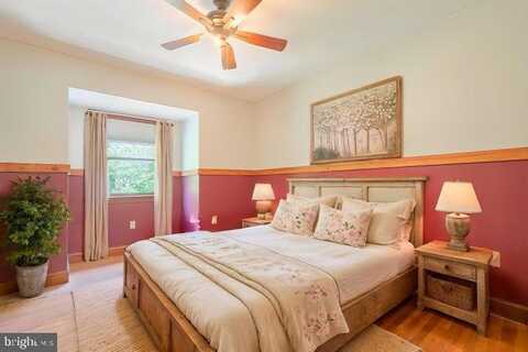 1322 PAR DRIVE, KUNKLETOWN, PA 18058