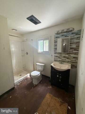 728 PRINCE AVENUE, WILLIAMSTOWN, NJ 08094