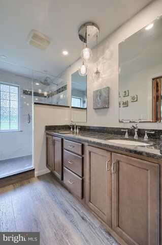 376 ARBOR ROAD, LANCASTER, PA 17601