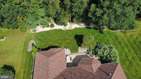 6923 ST ANNES DRIVE, FAYETTEVILLE, PA 17222