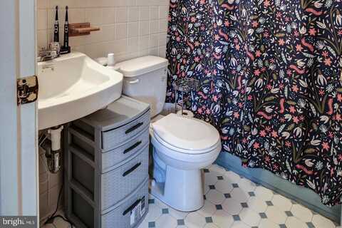 7758 LAKECREST DRIVE, GREENBELT, MD 20770