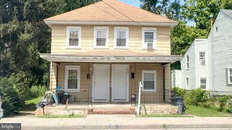 204 S BROAD STREET, PENNS GROVE, NJ 08069