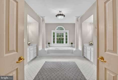 5438 SHERMAN OAKS COURT, HAYMARKET, VA 20169