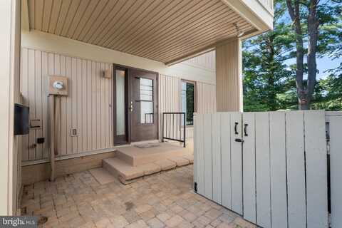 1806 N SHORE COURT, RESTON, VA 20190