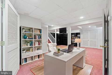 520 SAYRE DRIVE, PRINCETON, NJ 08540