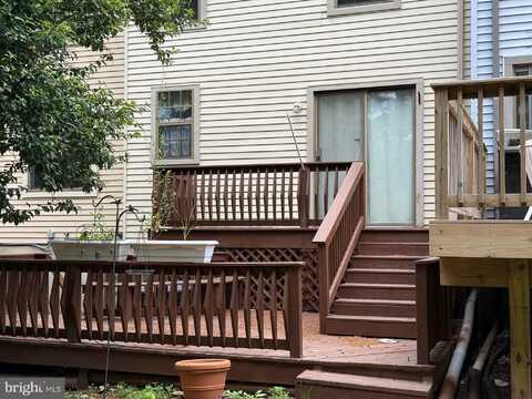 402 HOPKINS COURT, NORTH WALES, PA 19454