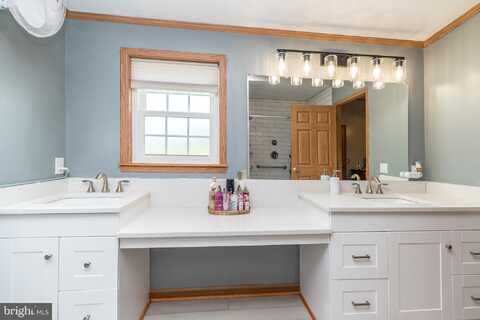 3000 WALNUT LANE, TELFORD, PA 18969