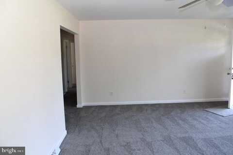614 CENTER DRIVE, CHAMBERSBURG, PA 17202